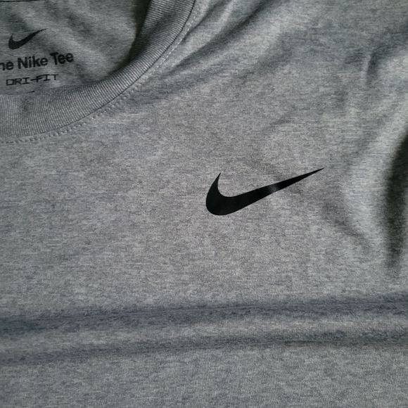 NIKE Team Legend Dri-fit T-Shirt - Picture 2 of 4